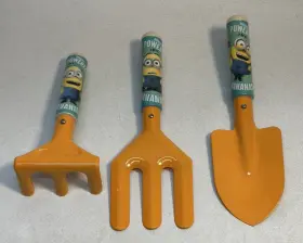 Mngct3gr Bb Designs Minions Universal Studio Kids Gardening Shovel Rake Outdoor Yard Play Toys Metal