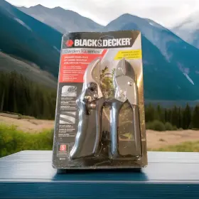 Bd1143 Black Decker And Pruning Combo Pack