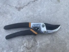 Branded 359741760453 Fiskars Bypass Pruning Shears 5/8 Inch Garden Clippers - Sharp Ground Steel Blade