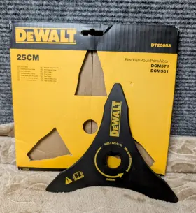 Dt20653-qz Dewalt - Dt20653 Qz Tri Blade Brushcutter Fits Dcm572 And Dcm581