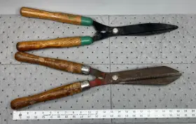 23-017 Douglas Set Of 2x Vintage Wooden Handle Garden Hedge Shears Trimmers 22 Inch