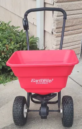 2050p Earthway 80 Lb Commercial Broadcast Spreader Pneumatic Tires Ev-n-spred