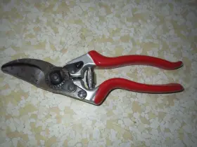 Felco-9 Felco 783929100074 F9 - High Performance Swiss Made Left-handed Garden Pruners