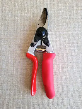 Felco 783929100654 17 Pruning Shear Left Handed Swiss Made Rotating Used