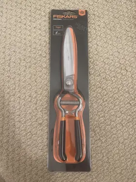 Fiskars 046561192235 6 Inch Forged Grass Bypass Shears