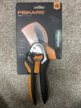 Fiskars 046561806217 Heavy Duty 1 Inch Cut Capacity Ultra Sharp Pruner Shears Forged