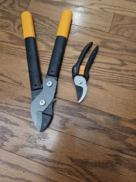Fiskars 046561811754 15 Inch Lopper And Hand Pruner Set #2