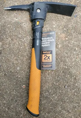 1056544 Fiskars Pro Isocore Mini Mattock With Pick Head 355mm 680g