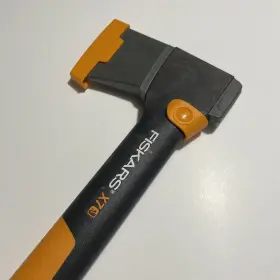 378501-1004 Fiskars X7 1.4 Lb Hatchet Camping Axe With 12 Inch Shock-absorbing Handle Cover