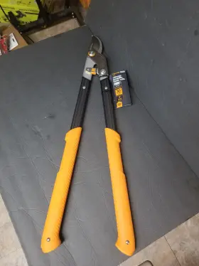 394901-1001 Fiskars Pro Lopper Ultimate Durability 2 Inch Cutting Power 8-pack Case #2