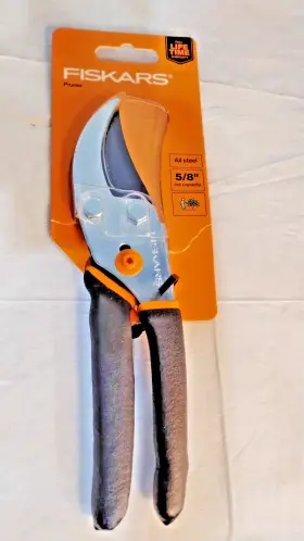 5dq5h172 Fiskars Bypass Pruning Shears 5/8-inch Cut Capacity Garden Clippers