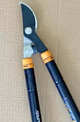 9166 Fiskars 1 1/2 Inch Cut Capacity Extendable To 37 Lopper Pruner #2