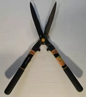 9179 Fiskars 23 Inch Wavy-blade Hedge Shears Nonslip Grips Tension Adjust - #2