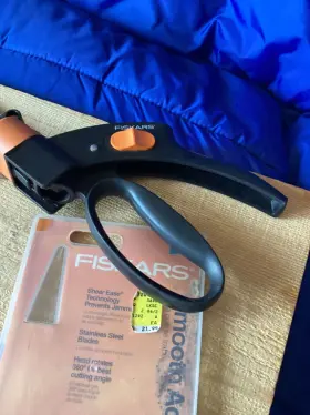 9214 Fiskars Model Smooth Action Grass Shears With Rotating Head - Pre-owned #3