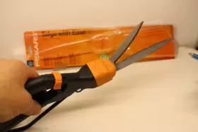 9215 Fiskars Pair Of Used Edge With Ease Grass Shears Model Store Return #3