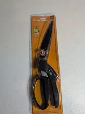 9217 Fiskars Garden Swivel Grass Shears Black And Orange Open Package