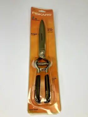 9223 Fiskars Forged Grass Trimming Bypass Shears New In Package