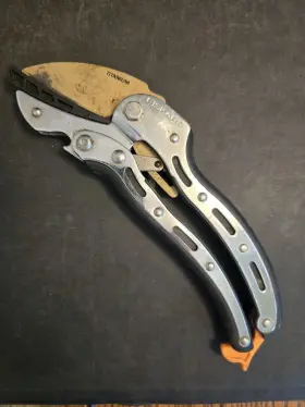 Aa1220 Fiskars Ratchet Pruning Trimming Shears Titanium Blade