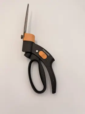 Ad0721 Fiskars Shear Ease Grass Shears 360 Degree Swivel Blade Rotating Edging Tool