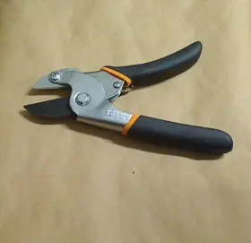 Ad1121 Fiskars Carbon Steel Compound Anvil Hand Pruner With Standard Handle Great Tool #2
