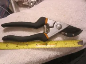 Jc0416 Fiskars 8.5 Inch Pruning Shears Snips Cutter Gardening Tool Cutting Shaper