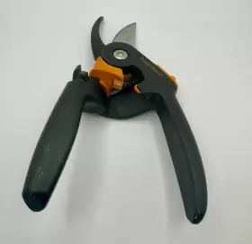 P551 Fiskars Power Gear 2 Bypass Pruner - Ultrablade Powergear #2