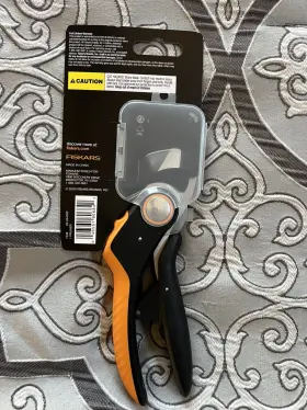 P721 Fiskars Plus Power-level Pruner Model #2