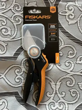 P721 Fiskars Plus Power-level Pruner Model