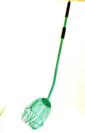 33702 Garden Grabber Lawn Yard Debris Landscape Leaf Rake Long Handle 18 Inch Basket Clean