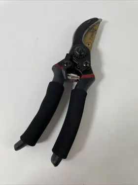 Gpps-1003 Gonicc Fba 8 Inch Professional Titanium Bypass Pruning Shears - Gold