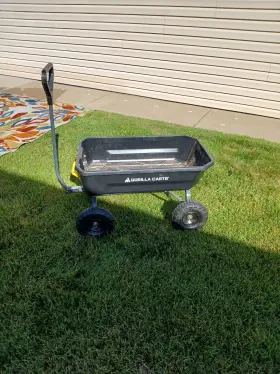 Gcg4 Gorilla Carts Poly Garden Dump Cart 4 Cu. Ft. 600 Lb With Pneumatic Tires #2