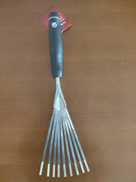 Husky 820909061557 6.2 In Hand Rake Double Injection Grip Handle Stainless Steel 1006 728 893