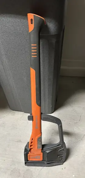 S2800 Husqvarna A2800 27 Inch Composite Wood Splitting Axe With Blade Guard