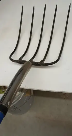 51129400 Kodiak 5 Tine Pitchfork For Gardening With Fiberglass Handle Forged Steel Head #3