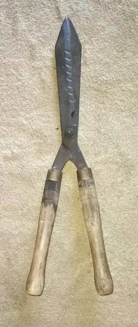 1919 Lakeside Vtg Trimmer Hedge Shears Clipper Trade Mark Wooden Handle 24 3/8 Inch