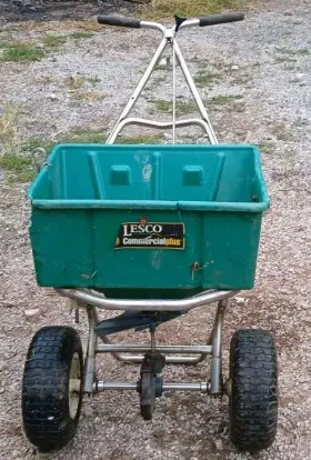 101186rittencvr Lesco High Wheel Fertilizer Spreader With Manual Deflector - 80 Lbs. Hopper