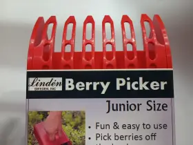 Linden Sweden 314999384069 Junior Red Plastic Comb Berry Picker - 6 Inch X 4
