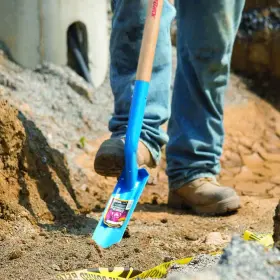 Razor-back 445013396321 48 Inch Wood Handle Trenching Shovel