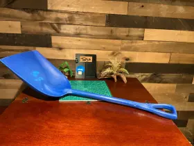 69825 Remco Remco- Heavy Duty Shovel Poly Everything Blue
