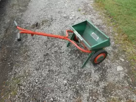 Scott 35-58 Vintage Metal Adjustable Lawn Seed/fertilizer Spreader Model #2