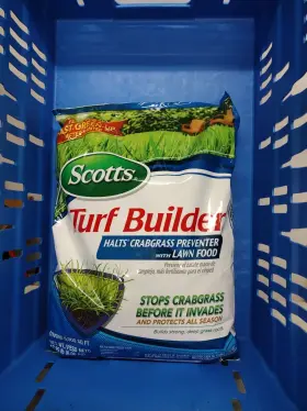 Scotts 313105844807 Turf Builder 13.58 Lb. 5 000 Sq. Ft. Halts Crabgrass Preventer Dry Lawn Fertiliz
