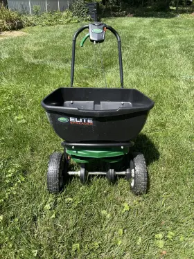 75902 Scotts Elite Spreader 72 Inch Broadcast -