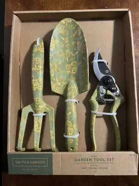 85702191 Smith & Hawken 3pc Aluminum Pruner Cultivator And Trowel Gardening Set - Green Floral