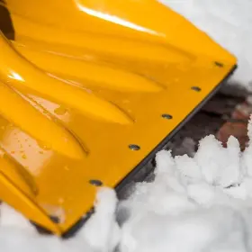 True Temper 445039364359 Ergonomic Mountain Mover Snow Shovel 18 Inch #2