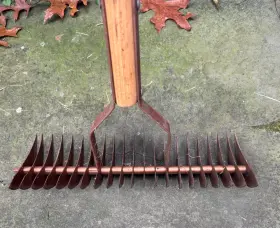16-tine True Temper M-220 Rare Thatch Rake M220 Thatching Steel 60 Inch L Hardwood Handle #3