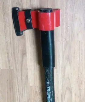 34406 Truper Leveraxe Wood Splitting Axe Forged Steel Head 36 Inch Hickory Handle 6 Lbs