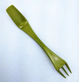 1487-2 Tupperware Vintage Gadget Garden Tool Fork Spade Shovel Tuppercraft Green