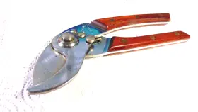 3633 Village Blacksmith Vintage Garden Landscaping Hand Pruner Wood / Brass