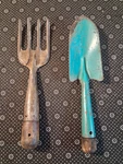 Vtg Garden Tool Claw 4 Tine Spade Handle Metal Wood Fork. Fixed Price $22.00.