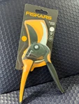 Fiskars Comfort Grip 3/4 Pruning Shears Heavy Duty Pruner Plant Bush Cutters. Fixed Price $11.99.